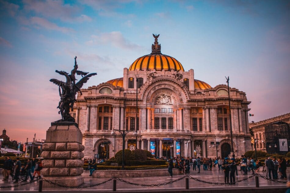 picture of mexico city by rafael guajardo