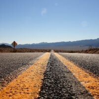 Photo of desert highway (c) pixabay